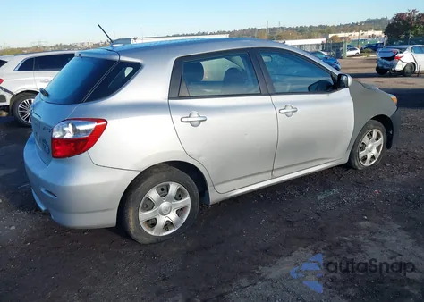2010 Toyota Matrix z USA, uszkodzony, nr VIN 2T1KU4EE7AC265580